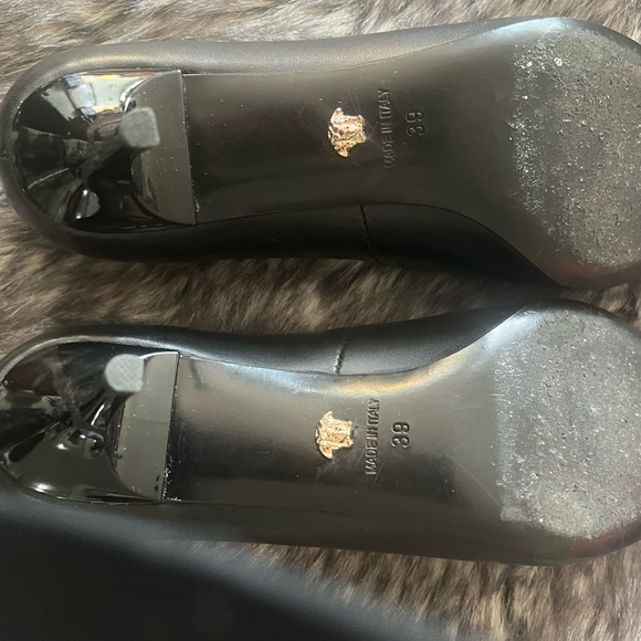 Versace - Picture 7 of 8